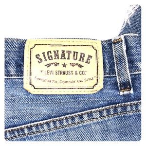 Levi’s Jeans 👖 Loose Signature Bootcut